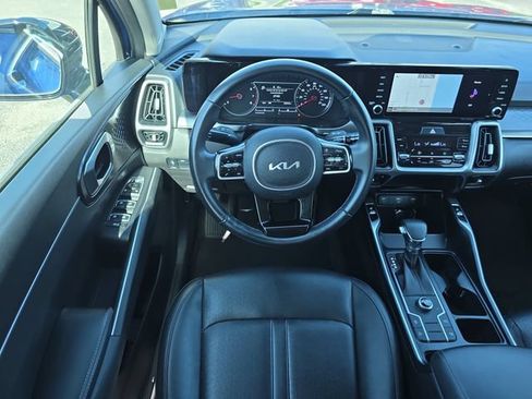 Used 2022 Kia Sorento S w/ Panoramic Sunroof Package FWD image 12