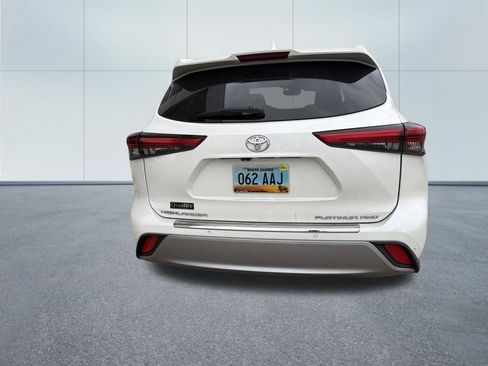 Used 2020 Toyota Highlander Platinum AWD/4WD image 6
