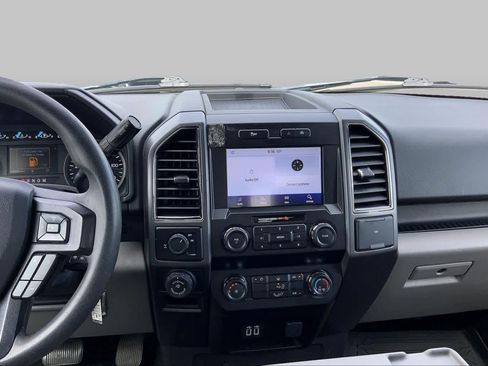 Used 2020 Ford F150 XLT w/ Trailer Tow Package RWD image 6