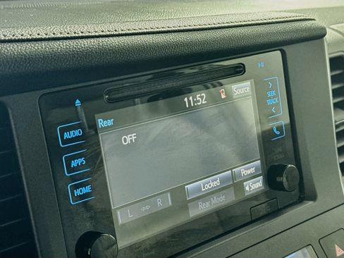 Used 2016 Toyota Sienna XLE Premium AWD/4WD image 11