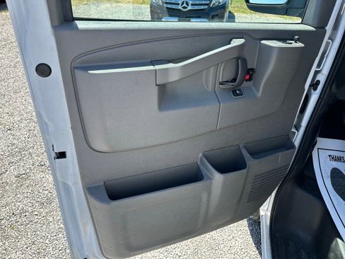 Used 2021 Chevrolet Express 2500 RWD image 20