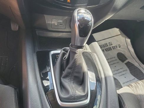 Used 2020 Nissan Rogue SV FWD image 28