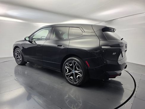 Used 2024 BMW iX xDrive50 w/ Sport Package AWD/4WD image 4