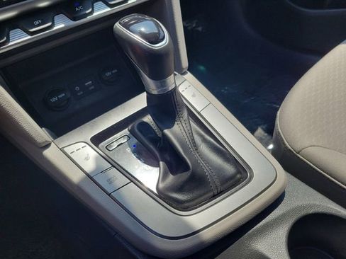 Used 2020 Hyundai Elantra Value Edition FWD image 17
