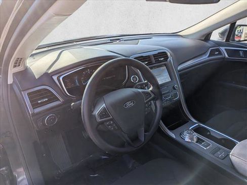 Used 2019 Ford Fusion SE FWD image 10