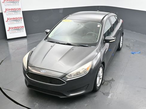 Used 2016 Ford Focus SE w/ Reverse Sensing Package image 31