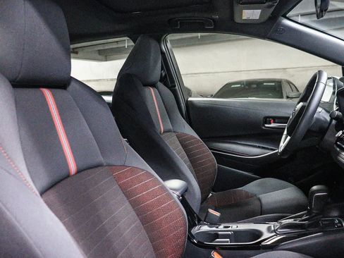 Certified 2024 Toyota Corolla SE w/ SE Package FWD image 19