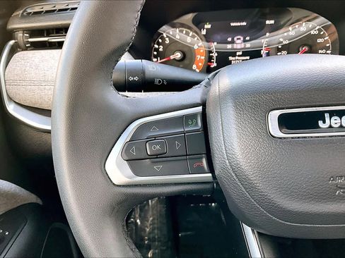 Certified 2024 Jeep Compass Latitude image 23