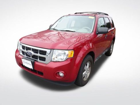 Used 2011 Ford Escape XLT w/ 203A Rapid Spec Order Code image 3