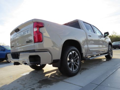 New 2026 Chevrolet Silverado 1500 High Country w/ Technology Package AWD/4WD image 4
