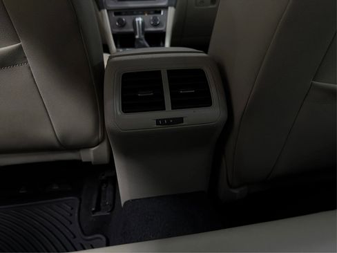 Used 2015 Volkswagen Golf TDI SE image 29