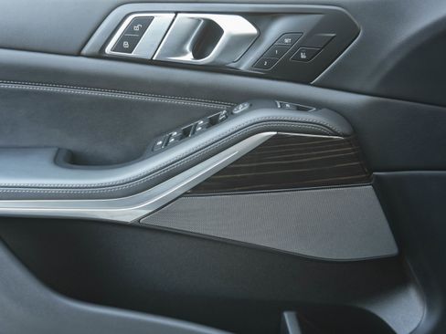 Certified 2025 BMW X5 xDrive40i w/ Climate Comfort Package image 30