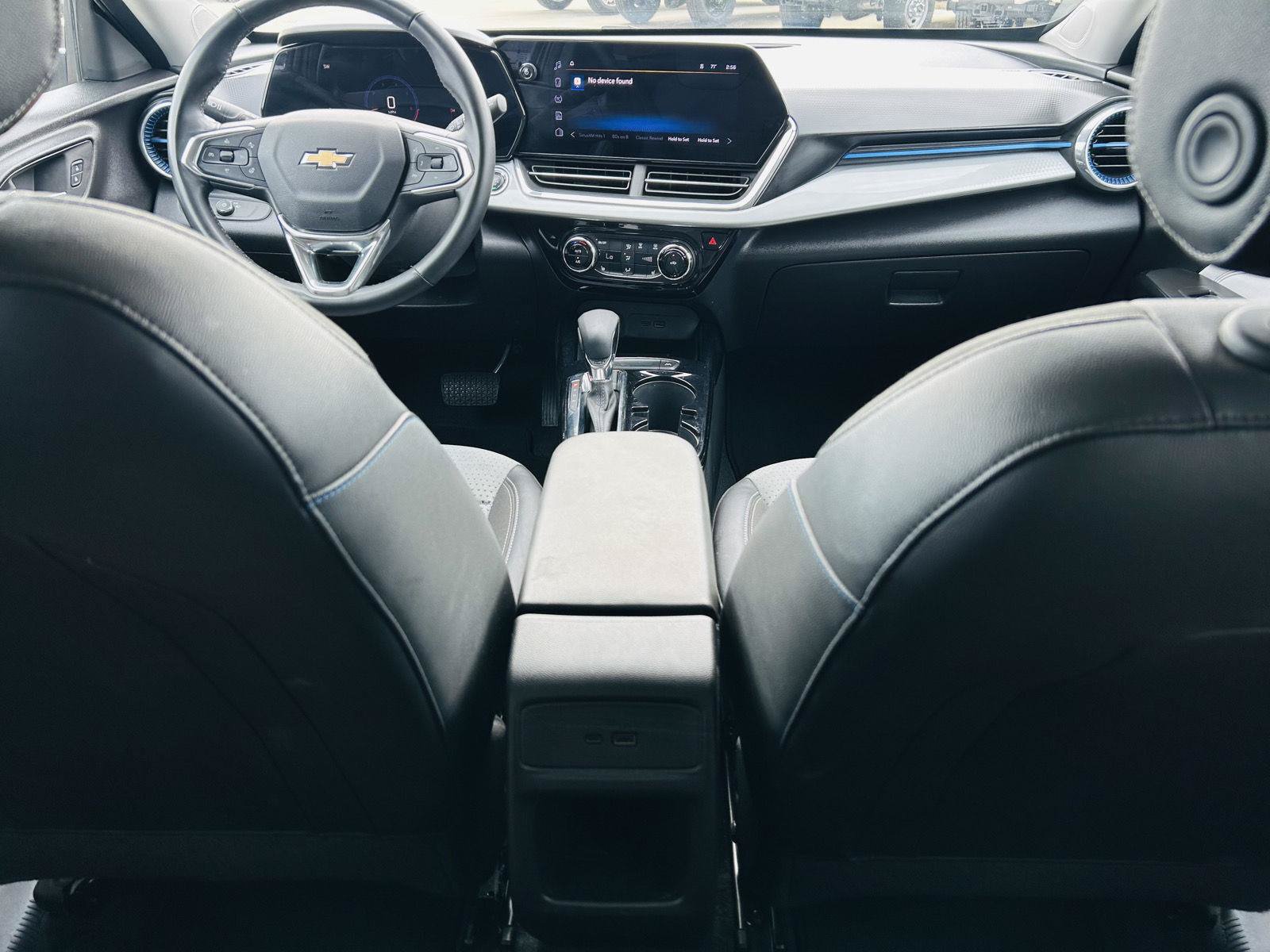 Used 2025 Chevrolet Trax LT w/ LT Convenience Package FWD image 22