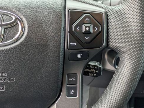 Used 2022 Toyota Tacoma TRD Sport image 19