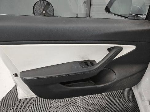 Used 2019 Tesla Model 3 Long Range image 17