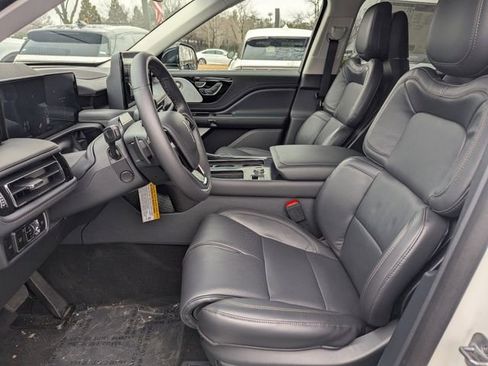 New 2025 Lincoln Aviator Reserve w/ Luxury Package image 16