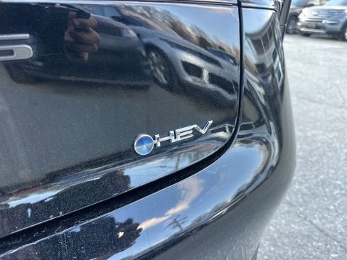 Used 2025 Toyota Prius LE image 26