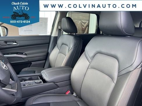 New 2026 Nissan Pathfinder SL image 14