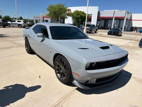 Used 2021 Dodge Challenger R/T Scat Pack RWD image 3