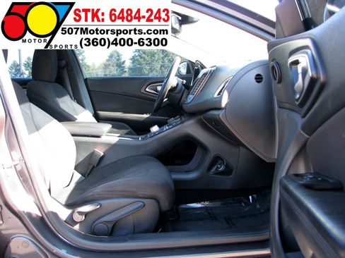 Used 2015 Chrysler 200 Limited w/ Convenience Group image 30