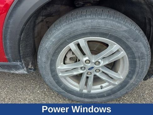 Used 2023 Ford Explorer XLT w/ Equipment Group 202A AWD/4WD image 21