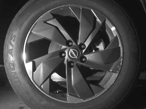 Used 2025 Nissan Rogue SV FWD image 13