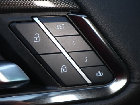 Used 2024 GMC Sierra 1500 AT4 w/ Technology Package image 9