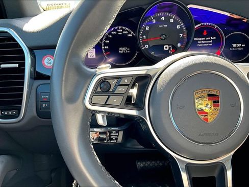 Used 2023 Porsche Cayenne Platinum Edition AWD/4WD image 11