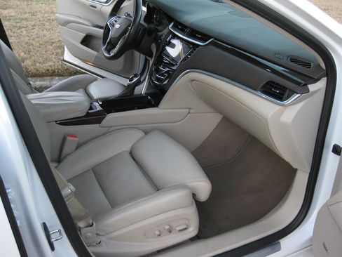 Used 2016 Cadillac XTS Premium image 35