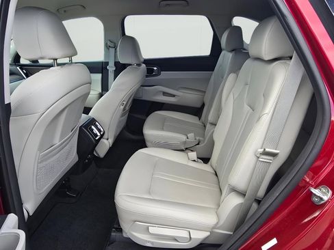 Used 2022 Kia Sorento EX FWD image 11