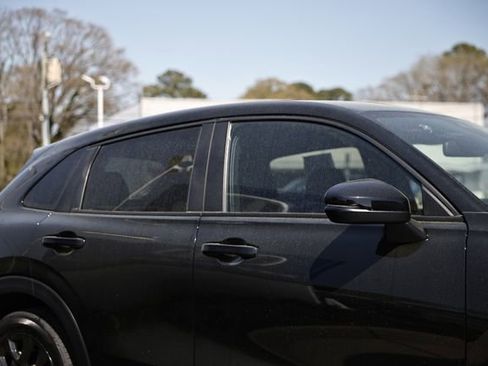 Certified 2025 Honda HR-V Sport image 12