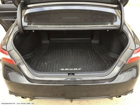 Used 2018 Toyota Camry XSE image 14