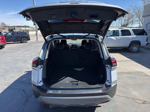 Used 2023 Nissan Rogue SV w/ SV Premium Package image 12