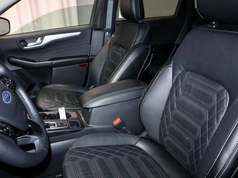 Certified 2024 Ford Escape SE w/ PHEV Premium Package image 27