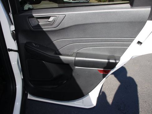 Certified 2022 Ford Escape SE w/ SE Sport Appearance Package FWD image 26