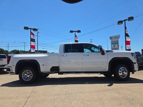 New 2026 GMC Sierra 3500 Denali w/ Denali Reserve Package AWD/4WD image 18