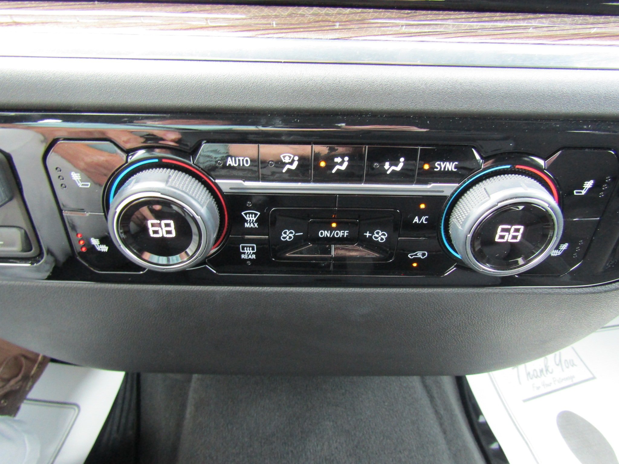 Used 2025 Chevrolet Silverado 1500 LT AWD/4WD image 32