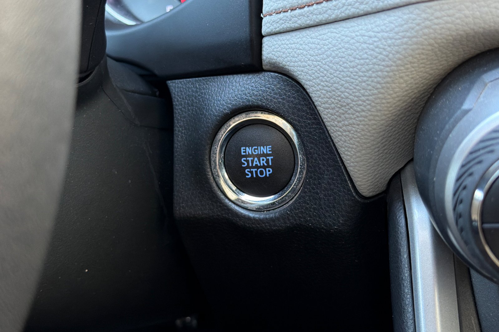 Used 2021 Toyota RAV4 XLE Premium FWD image 21