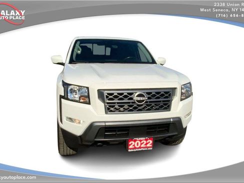 Used 2022 Nissan Frontier SV AWD/4WD image 3