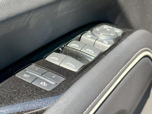 Certified 2021 Cadillac Escalade Premium Luxury AWD/4WD image 18