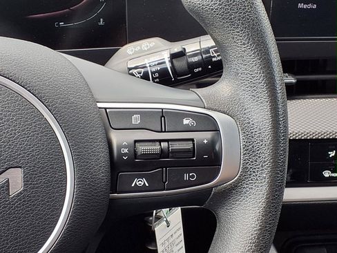 Used 2023 Kia Sportage LX AWD/4WD image 17