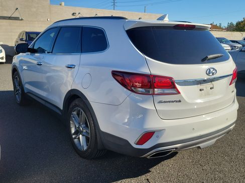 Used 2018 Hyundai Santa Fe SE w/ Cargo Package image 4