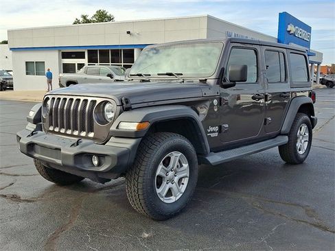 Used 2020 Jeep Wrangler Unlimited Sport S image 3