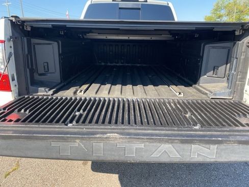 Used 2016 Nissan Titan Platinum Reserve image 21