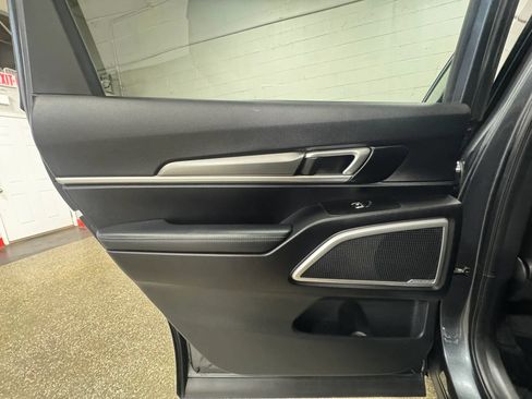 Used 2020 Kia Telluride S FWD image 31