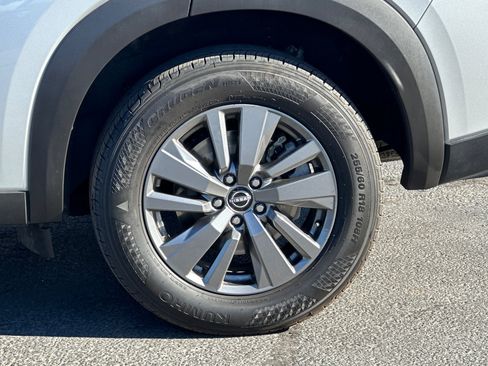 Used 2025 Nissan Pathfinder SV AWD/4WD image 27