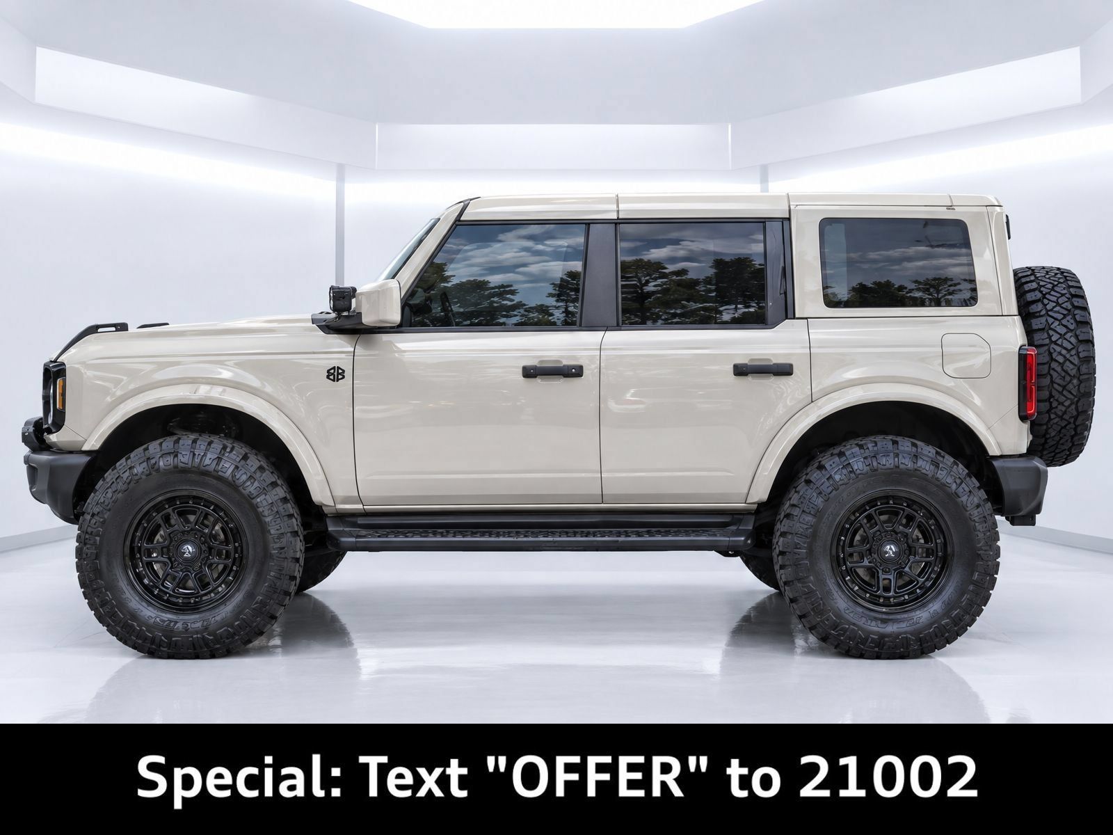 Used 2026 Ford Bronco Outer Banks AWD/4WD image 2