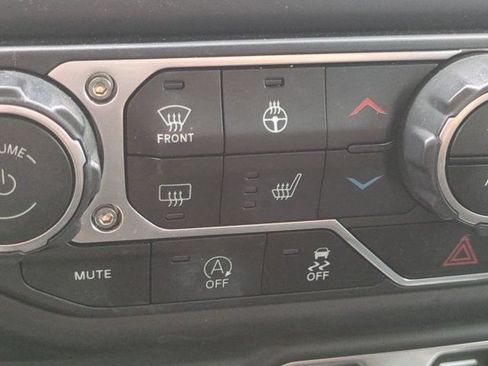 Used 2021 Jeep Wrangler Unlimited Sahara AWD/4WD image 22