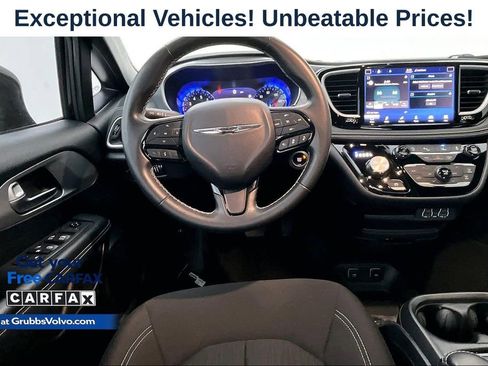 Used 2021 Chrysler Pacifica Touring w/ S Appearance Package FWD image 5