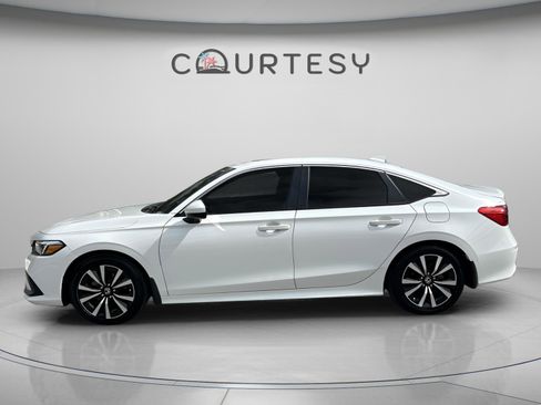 Used 2023 Honda Civic EX image 4